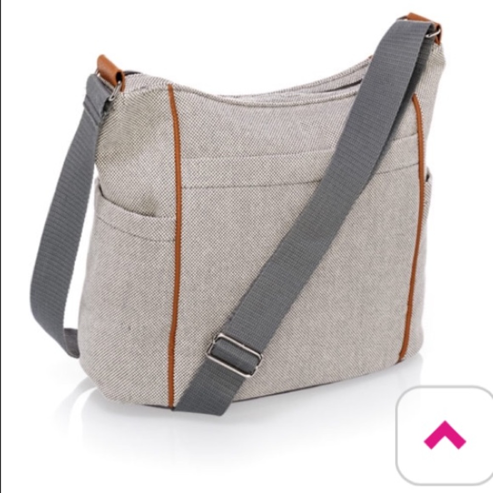 NWT Thirty-One Casual Carry All
